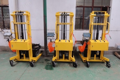 DCS-HT-Y-300公斤油桶倒料秤、抱式倒桶秤價格與防爆油桶配料秤全解析